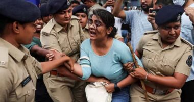 থানা থেকে মুক্তি পেয়েই পুনরায় যন্তর মন্তরের বিক্ষোভে যোগ দিচ্ছেন আন্দোলনকারীরা