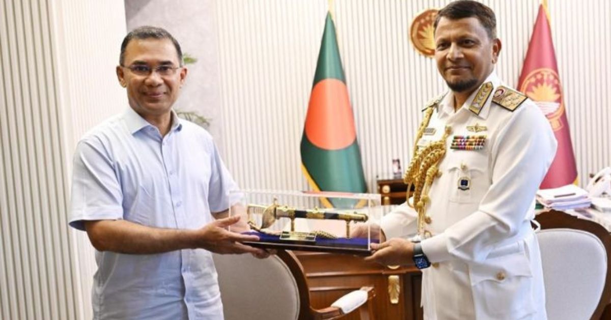 প্রধানমন্ত্রীর সঙ্গে বিদায়ী নৌবাহিনী প্রধানের সাক্ষাৎ