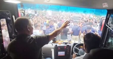 বরিশালের পথে প্রধানমন্ত্রী
