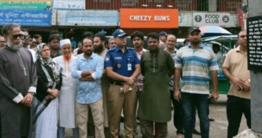 জুলাই শহীদদের স্মরণে মুন্সীগঞ্জে কবর জিয়ারত ও ‘স্ট্রিট মেমোরি স্ট্যাম্প’ উদ্বোধন
