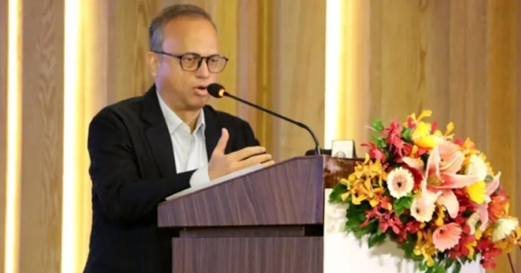 ২ বছরে পোশাক খাতে ৪০ হাজার কর্মসংস্থান কমেছে: বিজিএমইএ সভাপতি