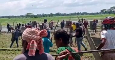 নেত্রকোনায় আধিপত্য বিস্তার নিয়ে দুই পক্ষের সংঘর্ষে আহত-৩০
