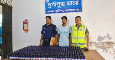 ২০ লাখ টাকার ফেনসিডিল নিয়ে যাচ্ছিলেন, দুর্গাপুরে যুবক আটক