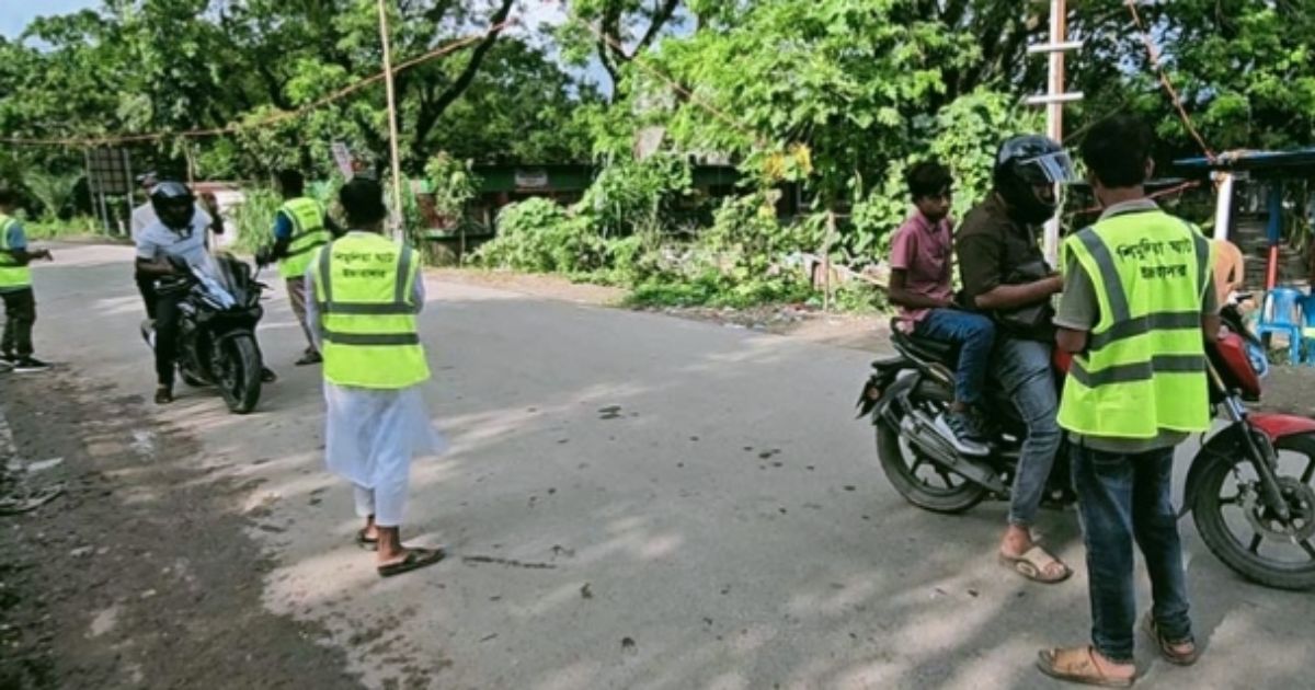 শিমুলিয়ায় আধা কিলোমিটারে দুই টোল, ক্ষোভে দর্শনার্থী ও স্থানীয়রা