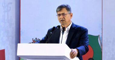 যেখানে জানোয়ারও ২৪ ঘণ্টা থাকতে পারবে না, সেখানে ছিলাম ৬১ দিন: স্বরাষ্ট্রমন্ত্রী