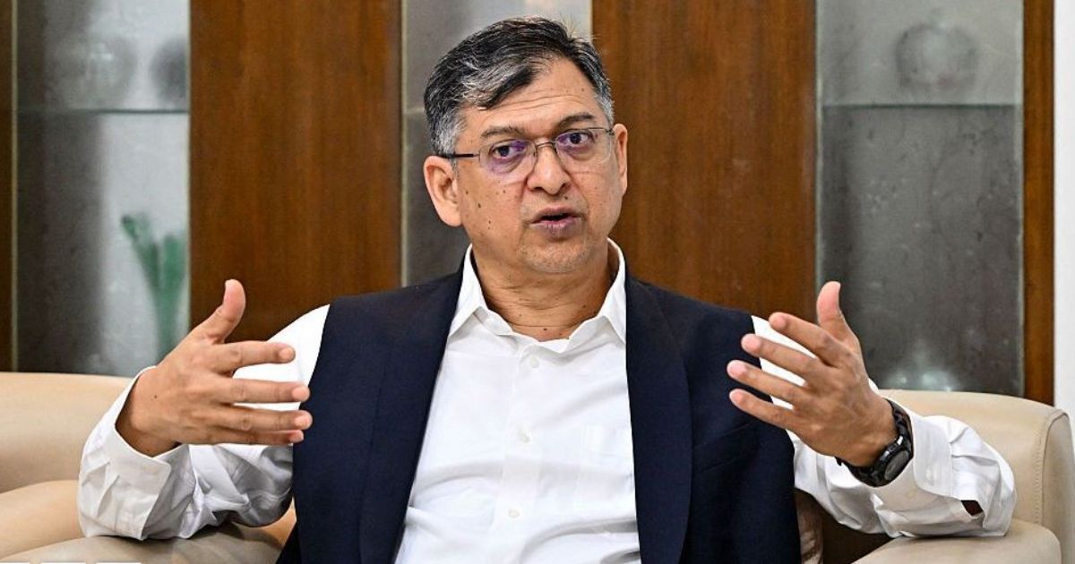 শেখ হাসিনাকে ভারত গণমাধ্যমে কথা বলতে কেন দিলো-প্রশ্ন স্বরাষ্ট্রমন্ত্রীর