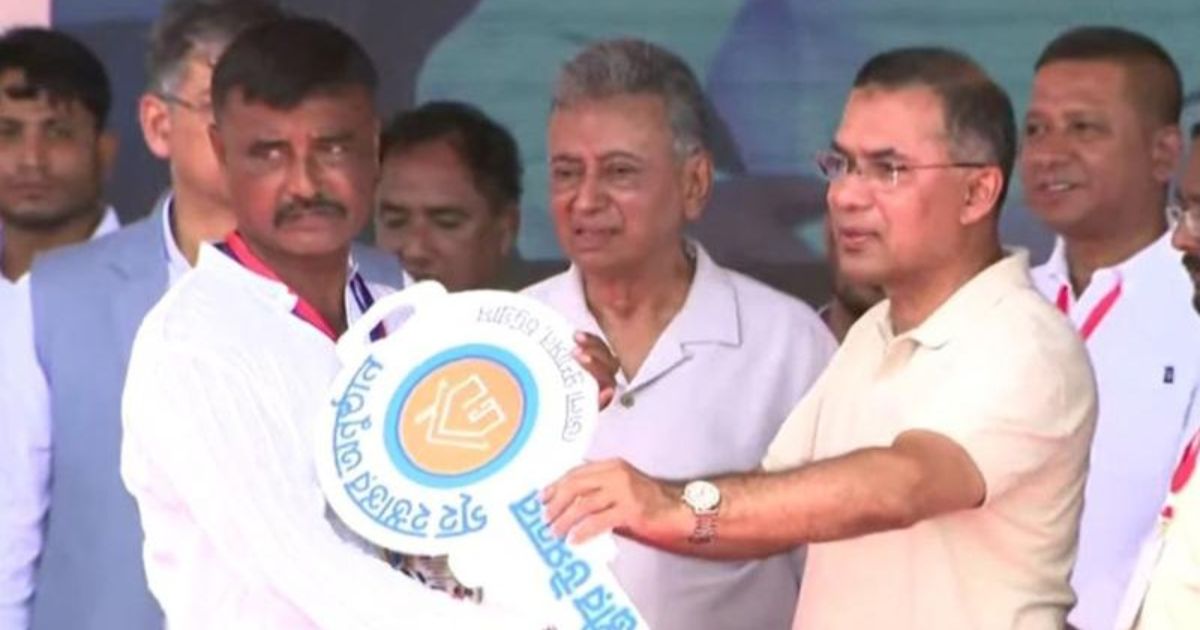 বন্যায় ক্ষতিগ্রস্তদের হাতে নতুন ঘরের চাবি তুলে দিলেন প্রধানমন্ত্রী তারেক রহমান