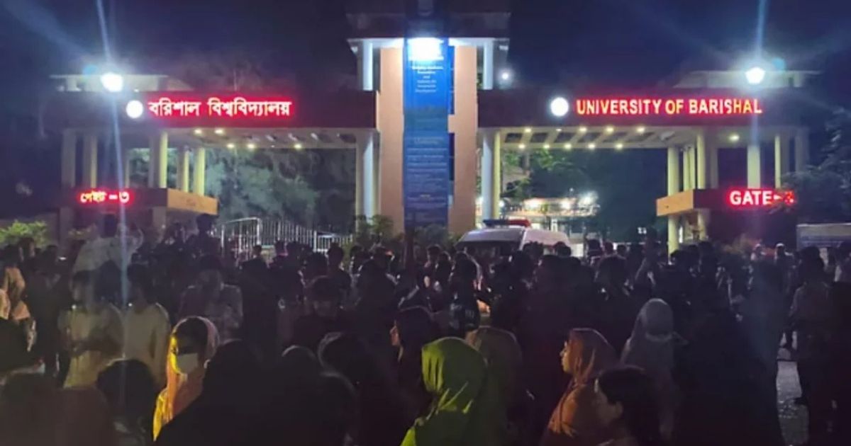 বাসের ধাক্কায় বরিশাল বিশ্ববিদ্যালয়ের শিক্ষার্থী নিহত, ফের মহাসড়ক অবরোধ