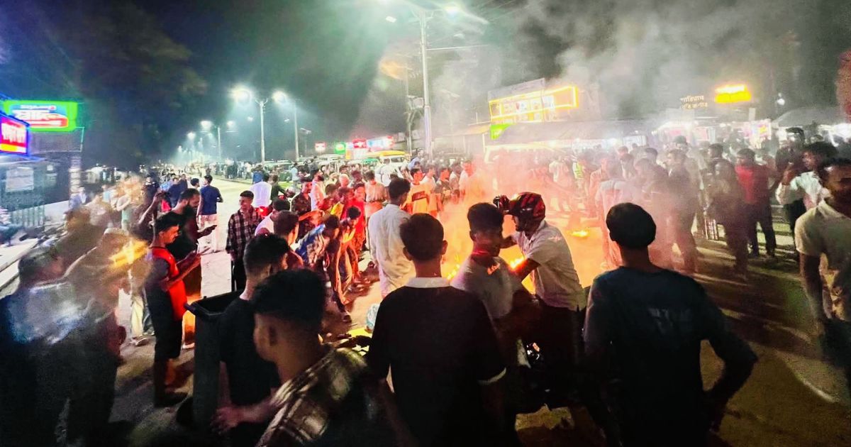 তীব্র লোডশেডিংয়ে অতিষ্ঠ সিলেটবাসী, প্রতিবাদে সড়ক অবরোধ