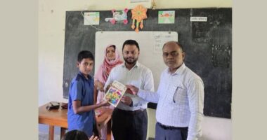 জন্ম-মৃত্যু নিবন্ধনে দেশসেরা গলাচিপার ইউএনও ইজাজুল হক