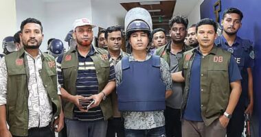 চাঁদাবাজি মামলায় চট্টগ্রামের শীর্ষ ‘সন্ত্রাসী’ ডেভিড ইমন পাঁচ দিনের রিমান্ডে