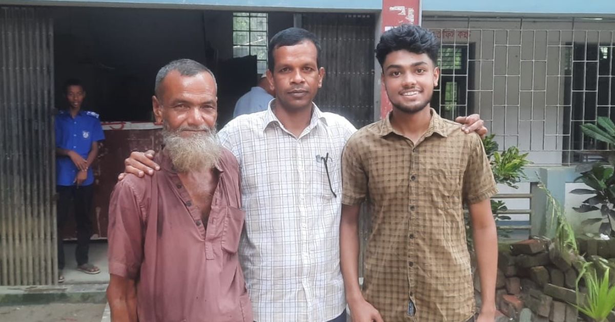 বাবার চায়ের দোকানে কাজ করেও জিপিএ-৫ পেল জুবায়েদ