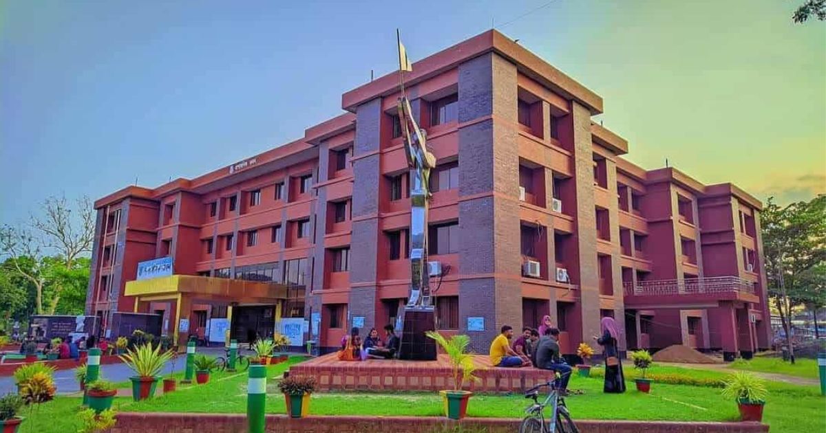র‍্যাগিংয়ের নামে নির্যাতনের অভিযোগ, পবিপ্রবির নবীন শিক্ষার্থী হাসপাতালে