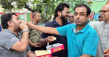 রাষ্ট্রপতি পদে মির্জা ফখরুলকে মনোনীত করায় ঠাকুরগাঁওয়ে বিএনপি নেতাকর্মীদের মিষ্টি বিতরণ