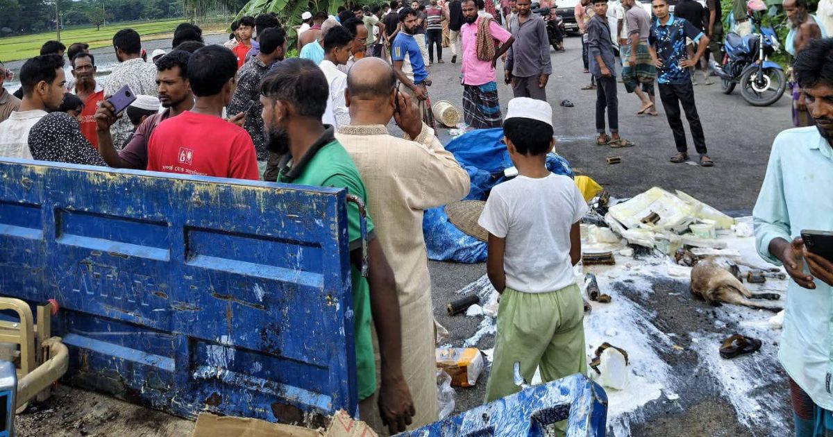 নেত্রকোনায় ট্রাক ও পিকআপের মুখোমুখি সংঘর্ষে নিহত ৪