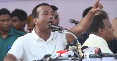 নতুন ক‌মি‌টি‌কে সাদরে গ্রহণের আহ্বান, বিদায়ের ইঙ্গিত ছাত্রদল সভাপতি রা‌কিবের