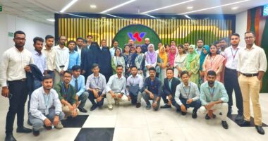 শ্রেণিকক্ষের জ্ঞান বাস্তবে প্রয়োগে নজরুল বিশ্ববিদ্যালয়ের শিক্ষার্থীদের শিল্প পরিদর্শন
