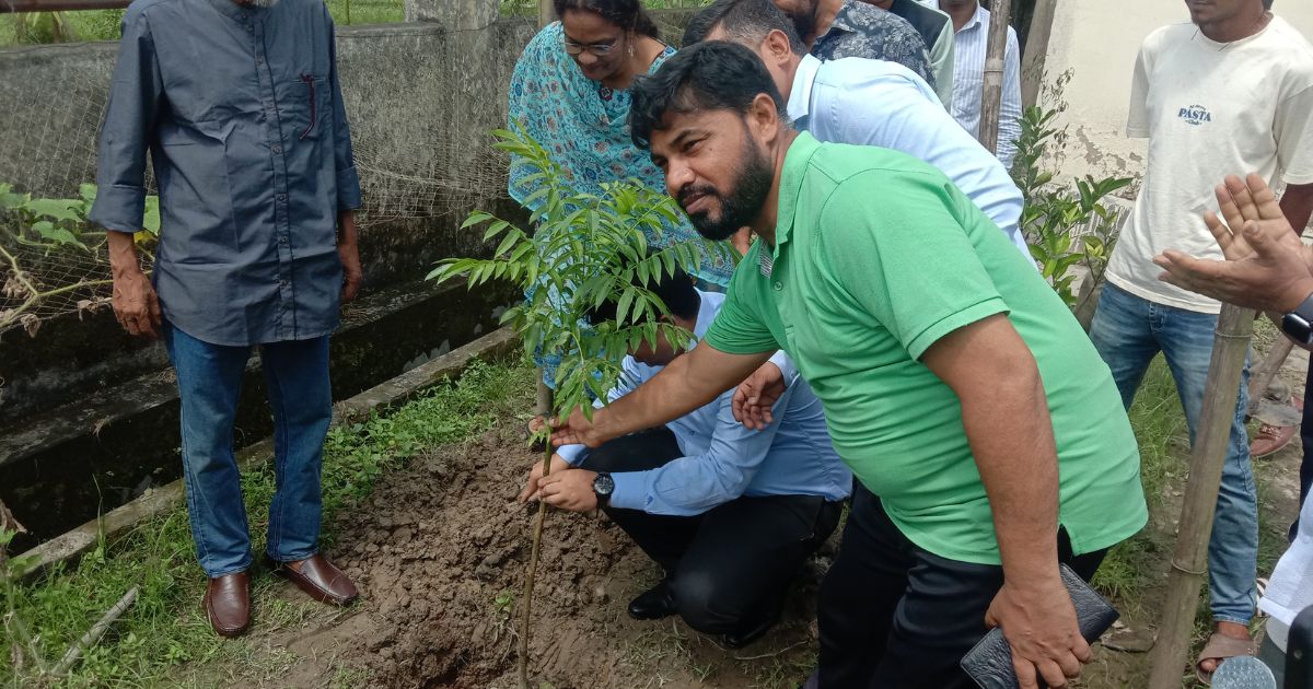 এআরএফবি’র পরিবেশ সংরক্ষণ আইন বিষয়ক আলোচনা সভা ও বৃক্ষরোপন কর্মসূচি