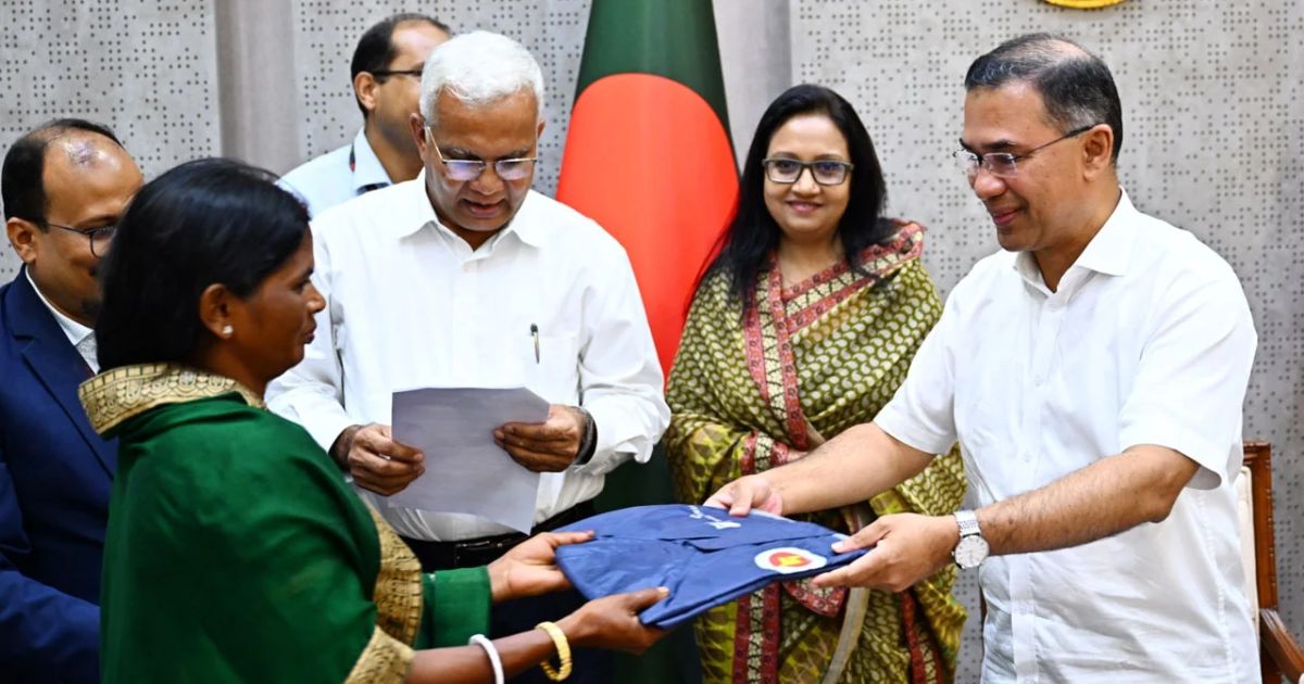 চা-শ্রমিকদের সুরক্ষায় ২০ হাজার রেইনকোট বিতরণ শুরু