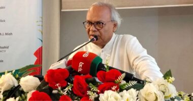তারেক রহমানের নেতৃত্বাধীন বর্তমান সরকার জনগণের স্বার্থের বাইরে এক পাও যাবে না: রিজভী