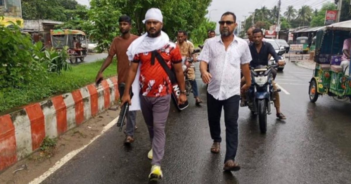 অস্ত্র হাতে ভাইরাল সেই ছাত্রদল নেতাকে মুচলেকা নিয়ে ছেড়ে দিল পুলিশ