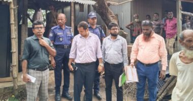 মধুপুরে লাউফুলা হাটে অবৈধ দোকানঘর উচ্ছেদ