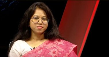 ‘যদি তথ্য মন্ত্রণালয় পান, তাইলে মিডিয়ায় শ্বশুরবাড়ির প্রভাব না বাড়লেই মঙ্গল’: মনিরা শারমিন