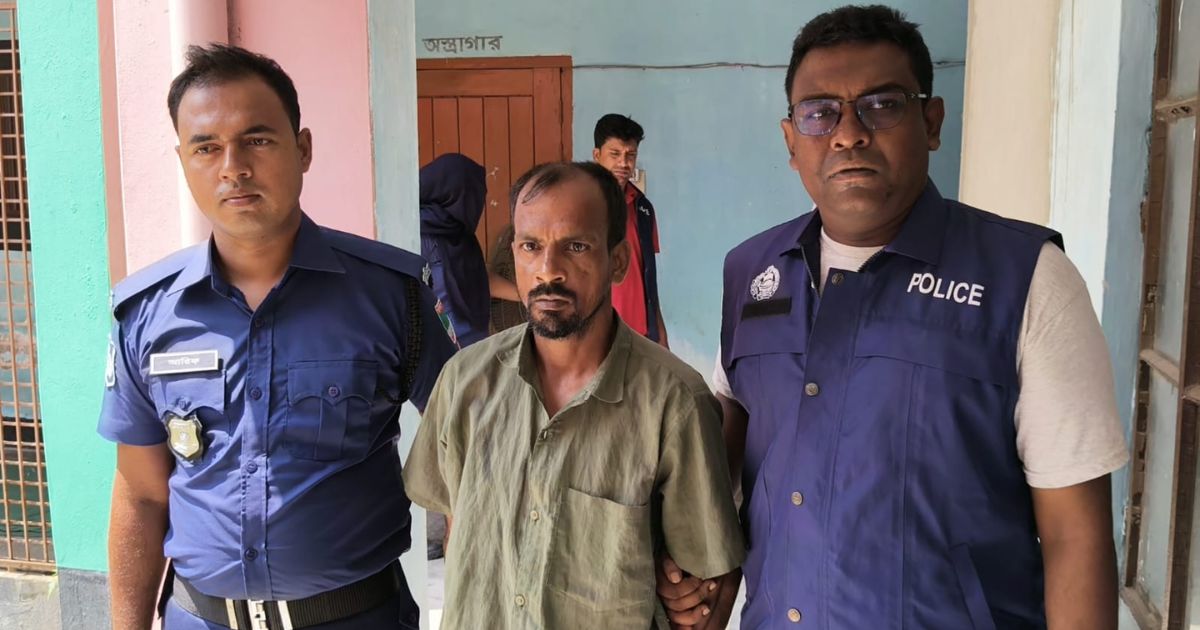 গাংনীর‘বোমা হোসেন’ অবশেষে পুলিশের জালে!