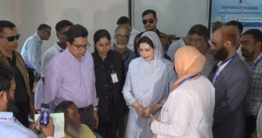 বিনামূল্যে ছানি অপারেশন ক্যাম্প পরিদর্শন করলেন ডা. জুবাইদা রহমান