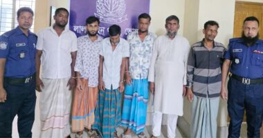 লালমোহনে ৬ জুয়াড়ি আটক