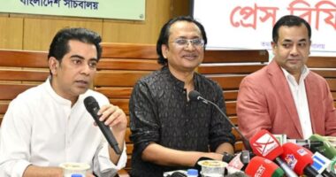 ‘মন্ত্রণালয়ে বসেছি তথ্যমন্ত্রী হিসেবে,শেখ হাসিনার আত্মীয় হিসেবে নয়,প্রফেশনাল ওয়েতে প্রশ্ন করবেন’: আন্দালিভ পার্থ