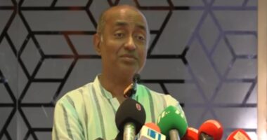 সরকার ভুল করলে আঙুল দিয়ে দেখিয়ে দিন: আইনমন্ত্রী