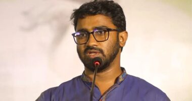 “এক স্বরাষ্ট্রমন্ত্রীকে সামলাতে বিরোধী দলের ৯০ জন এমপির কান্নাকাটি করা লাগছে”: রাশেদ খাঁন
