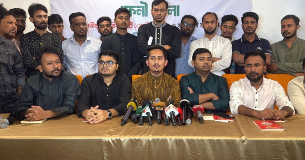 ‘ছয় মাসেই সরকার দুঃখজনকভাবে অজনপ্রিয় হয়ে পড়েছে’: সারজিস আলম