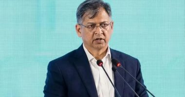 সংবিধান সংশোধন কমিটিতে অংশ না নিয়ে বিএনপি নয়, বরং বিরোধী দলই জনগণের সঙ্গে প্রতারণা করেছে: স্বরাষ্ট্রমন্ত্রী