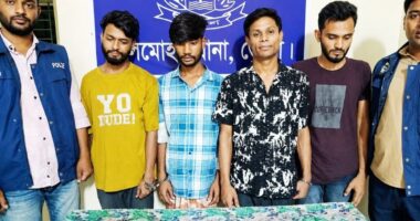 লালমোহনে ৫০ ইয়াবাসহ ৪ মাদক কারবারি আটক