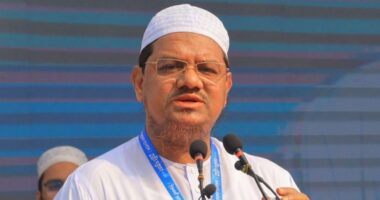 নীতি-আদর্শে গুণান্বিত হলেই রাষ্ট্রীয় পর্যায়ে ইসলামের পতাকা উড়বে: চরমোনাই পীর