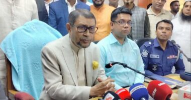 স্বচ্ছতা ও দায়িত্বশীলতার সঙ্গে রাজনীতি করার আহ্বান স্বাস্থ্যমন্ত্রীর