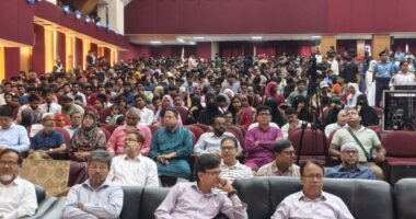নবীন শিক্ষার্থীদের বরণ করে নিল রাজশাহী বিশ্ববিদ্যালয়