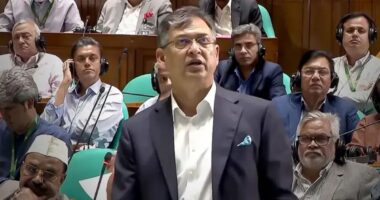 জুলাই সনদ চাইবেন, আবার বাস্তবায়নে সহযোগিতা করবেন না, দুটি বিপরীতমুখী: বিরোধীদলকে স্বরাষ্ট্রমন্ত্রী