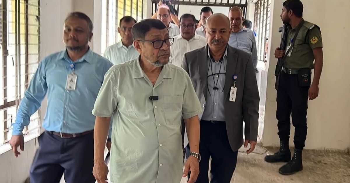 স্বাস্থ্যমন্ত্রীর আকস্মিক অভিযানে বন্ধ দুই ক্লিনিক