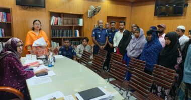তালায় ইসলামকাটি বিদ্যালয়ের ১৩ ছাত্রীর বাল্যবিবাহের অভিযোগ, প্রশাসনের নিষেধাজ্ঞা
