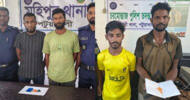 পটুয়াখালীতে পৃথক অভিযানে ৯ মাদক কারবারি গ্রেপ্তার, ৩৪৮ পিস ইয়াবা উদ্ধার
