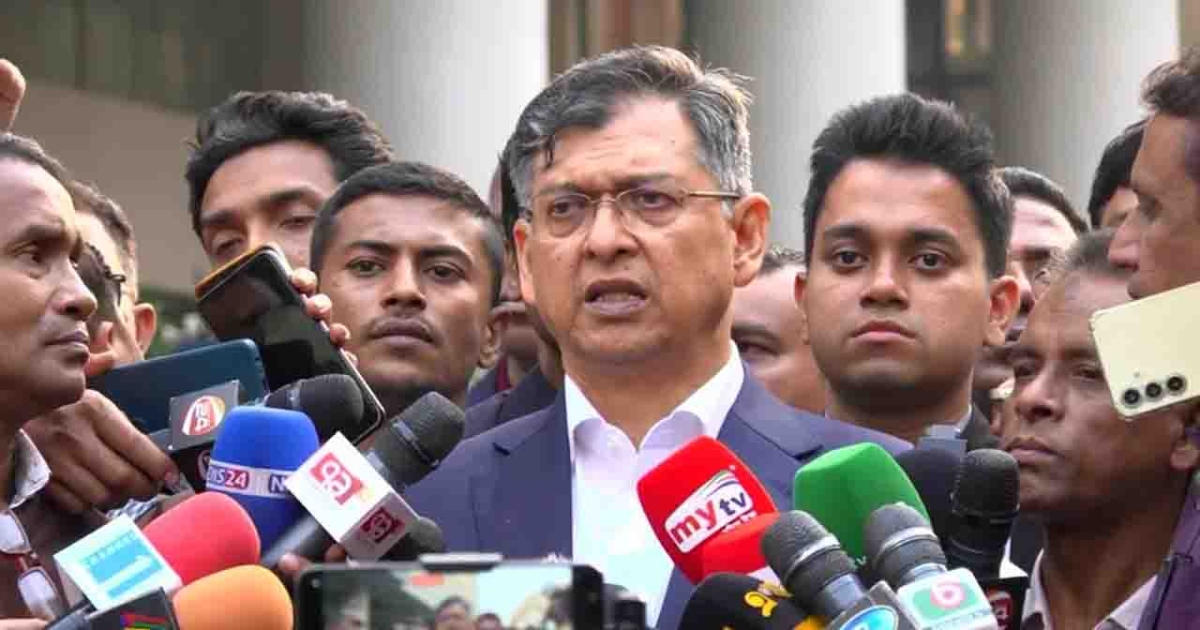 ৭ জনের ফাঁসির রায়ের প্রতিক্রিয়ায় একটি ককটেল বিস্ফোরণ এটা বড় কোনো বিষয় না: স্বরাষ্ট্রমন্ত্রী
