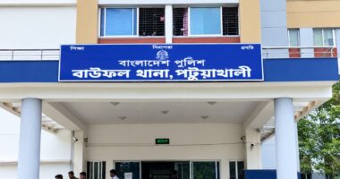 ফুটবল খেলাকে কেন্দ্র করে বিরোধ, স্কুলে ঢুকে প্রধান শিক্ষককে মারধরের অভিযোগ