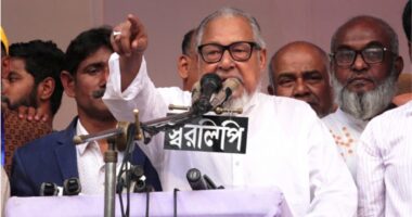 আমরা কারো কাছে হাত পাতি না,আমরা পরিশ্রমী মানুষ,কোনো চাঁদাবাজির সঙ্গে আমরা জড়িত নই: নজরুল ইসলাম খান