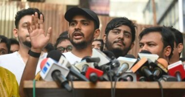 রাড্ডা ক্লিনিকের দখলদাররাই এখন পরিষ্কার করছে: আসিফ মাহমুদ