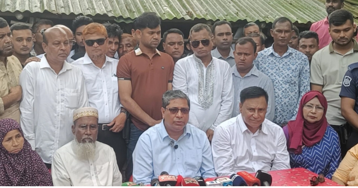 ‘আবু সাঈদের বাড়ি ও কবরস্থানের উন্নয়নে এক কোটি টাকা দেওয়া হবে’: মীর শাহে আলম