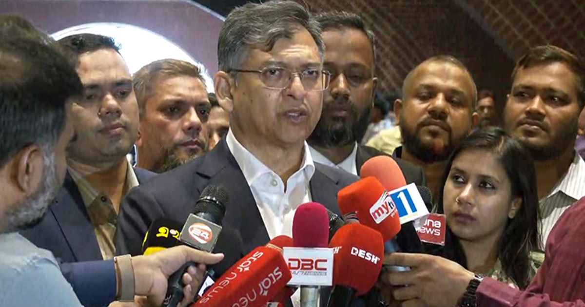 সব পক্ষের সঙ্গে আলোচনা করে সংবিধানে ‘ইনক্লুসিভ’ সংশোধনী আনতে চাই: স্বরাষ্ট্রমন্ত্রী