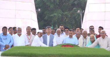 বিএনপির প্রতিষ্ঠাবার্ষিকীতে জিয়াউর রহমান-খালেদা জিয়ার সমাধিতে প্রধানমন্ত্রী তারেক রহমানের শ্রদ্ধা